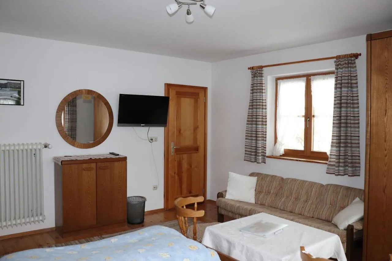 Brombergerhof Muensing Apartment Homestay